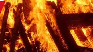 В Симферопольском районе ночью 23 ноября горел частный дом