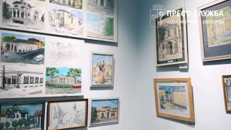 В Евпатории открыли выставку «Архитектурные шедевры Евпатории» 