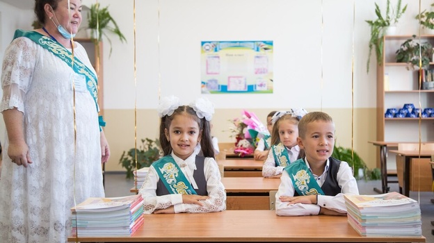 Глава Крыма рассказал о социальной поддержке учителей 