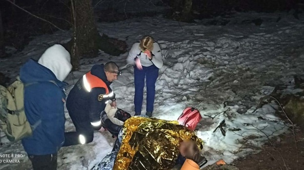 Женщина сломала ногу на горной тропе в Крыму