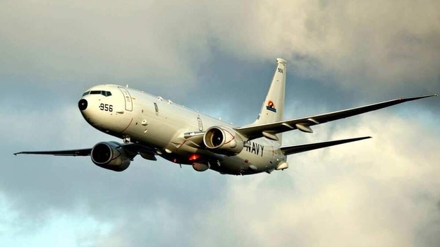 Два самолёта НАТО шпионят у берегов Крыма
