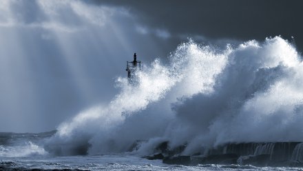 В Керченском проливе образовались метровые волны