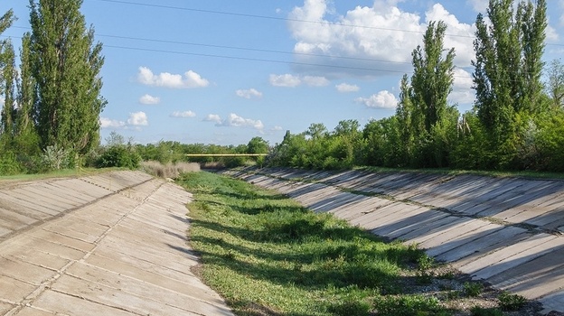 На Украине каждый второй поддерживает возобновление подачи воды в Крым