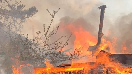 В Крыму загорелся частный дом, есть пострадавший 