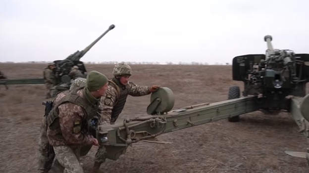 Артиллеристы Украины провели учения на границе с Крымом