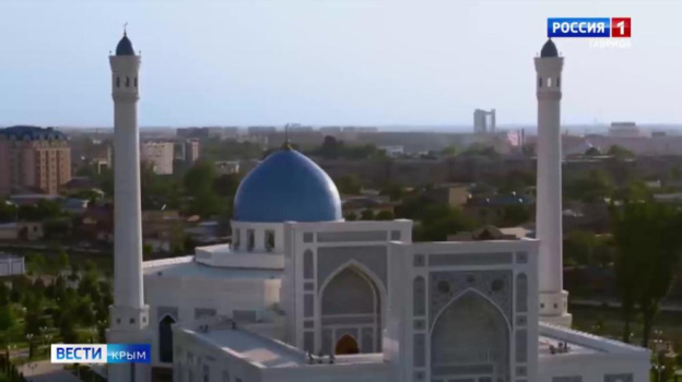 Рамазан в Крыму: Соборная мечеть открывает свои двери для первой праздничной молитвы