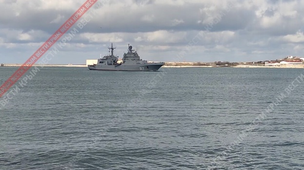 Новейший большой десантный корабль зашёл в Севастопольскую бухту
