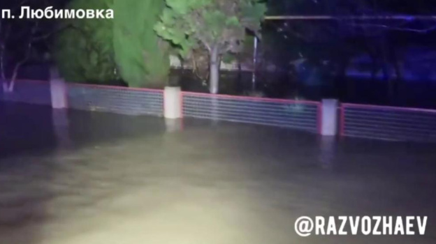 Развожаев: Бельбек вышел из берегов, людей эвакуируют из затопленного посёлка