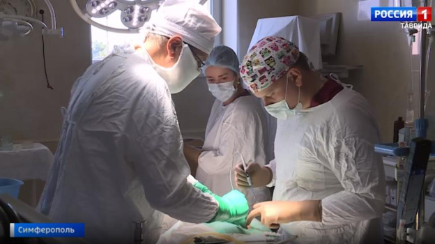 Впервые в Крыму врачи удалили пациентке 15-килограммовую опухоль 