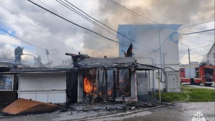 В Симферополе сгорел торговый павильон 