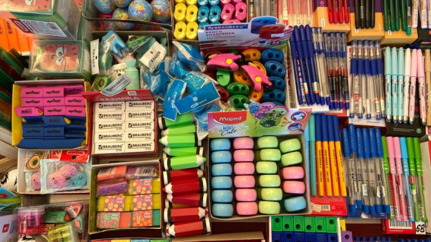 В Симферополе открылась школьная ярмарка