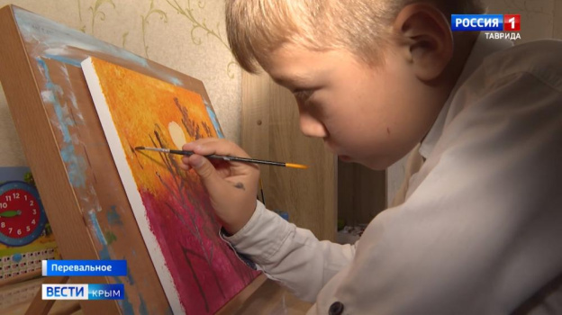Крымский мальчик продаёт свои картины, чтобы помочь фронту