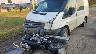 Фургон сбил мотоциклиста в Джанкое