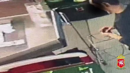 В Симферополе мужчина обокрал спортивный магазин