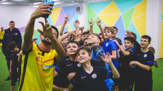 Бразильский спортсмен посетил Академию футбола Крыма
