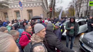 В Киеве противники вакцинации устроили акцию протеста