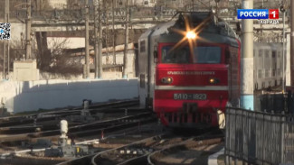 Пассажиров юбилейного поезда «Таврия» встретили в Крыму