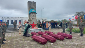 В Крыму перезахоронили останки 75 советских солдат