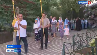 Сегодня православный мир отмечает один из главных праздников церковного года — Успение Пресвятой Богородицы