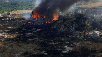 Porsche сгорел дотла в Ялтинском заповеднике