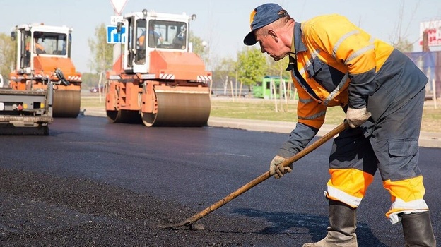 16 миллиардов рублей выделят на ремонт дорог в Крыму