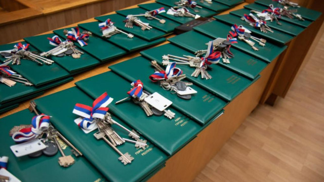 В Симферополе выдали ключи от квартир гражданам из числа реабилитированных народов Крыма