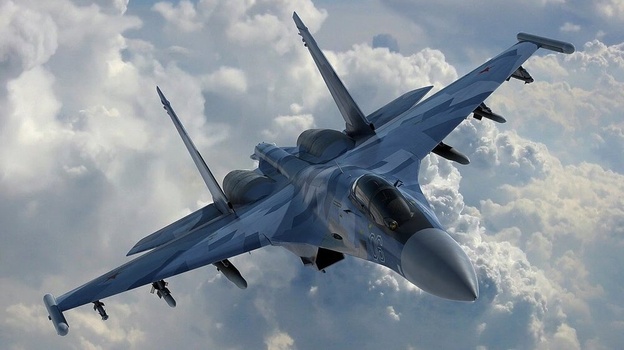 Истребители Су-30 и бомбардировщики Су-24 провели учения в небе над Крымом