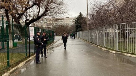 В нескольких школах Симферополя отменили занятия из-за угрозы взрывов