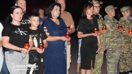 В Евпатории прошла акция в память жертв Беслана "Зажгите свечу"