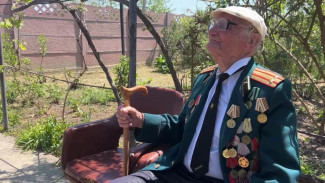 В Крыму поздравили ветерана Великой Отечественной войны Михаила Коробихина с Днём Победы