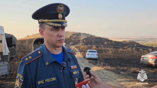 Для ликвидации пожара в Феодосии привлечены 206 человек и 339 единиц техники, в том числе вертолёт Ми-8 МЧС России