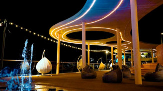 В Ялте открыли первый пляж с фонтаном