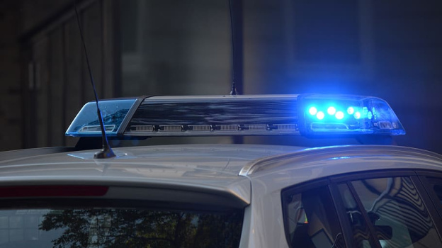 В Ялте полицейским пришлось стрелять по колёсам нетрезвой автоледи 