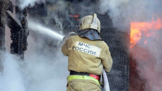 Сотрудники МЧС спасли дом от пожара в Джанкойском районе