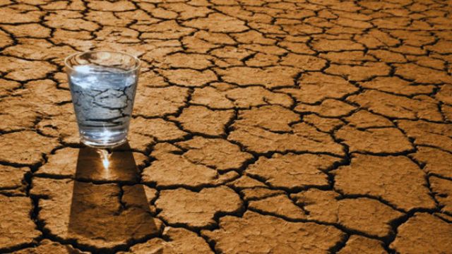 Власти Крыма обязали отели иметь трёхдневный запас воды