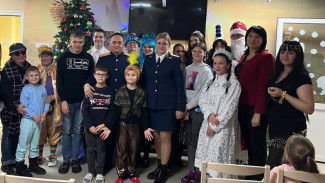 Следком Крыма поздравил воспитанников детских учреждений и многодетные семьи