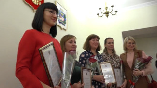 Мэр Симферополя наградил воспитателей (ВИДЕО)
