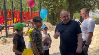 Губернатор Севастополя проверил школы в Мелитополе