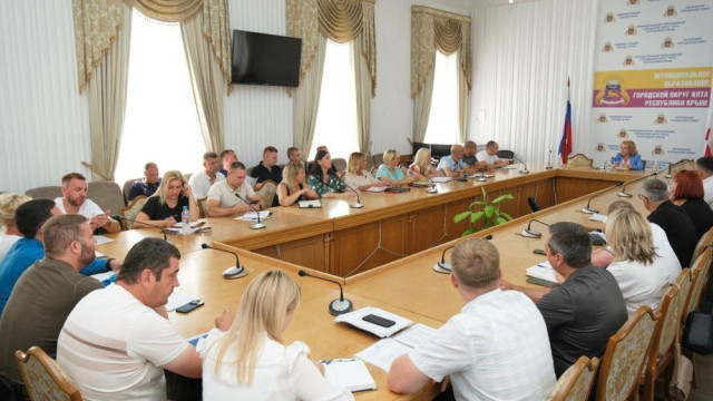 150 дополнительных контейнерных площадок для сбора мусора появится в Большой Ялте