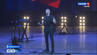 В Симферополе состоялся первый благотворительный концерт Алексея Поддубного, известного миллионам поклонников как Джанго