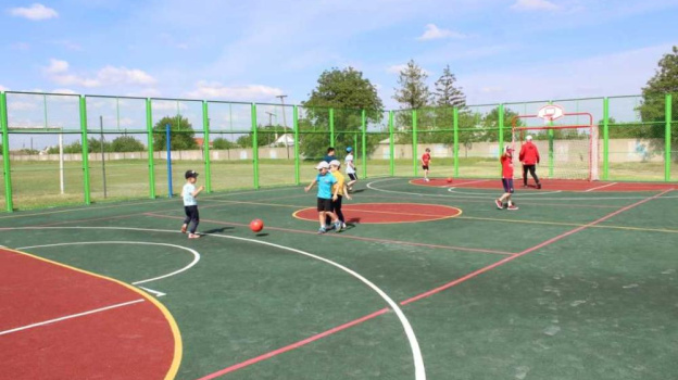 Новые детские спортплощадки и зоны отдыха появятся в 8 районах Крыма