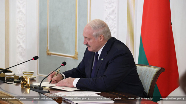 Аксёнов пригласил Лукашенко в Крым на годовщину воссоединения с Россией