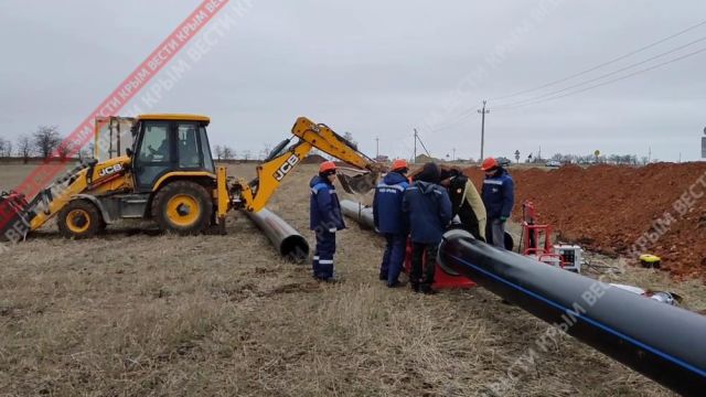 50-летний водопровод меняют в Сакском районе
