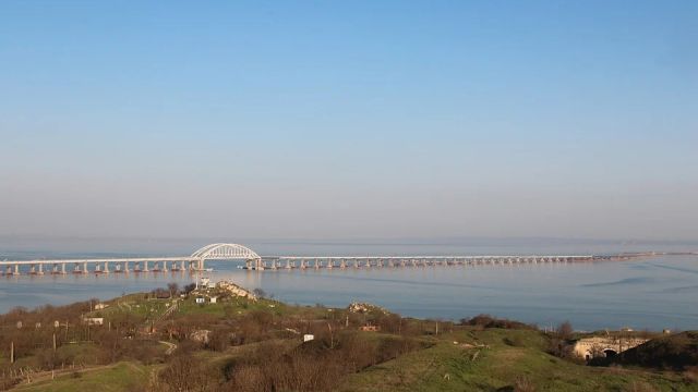Три человека пропали без вести на Крымском мосту