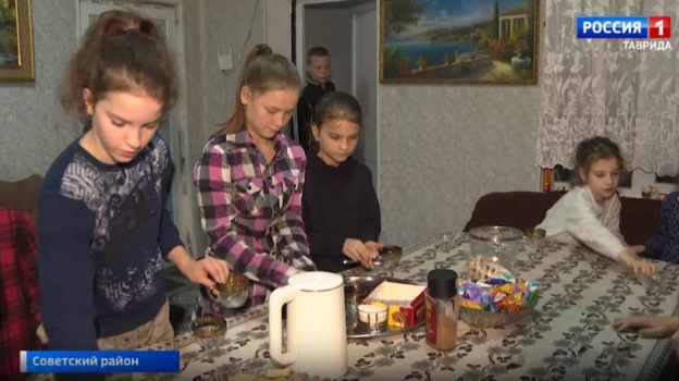Жительница Крыма стала матерью для 30 приёмных детей 