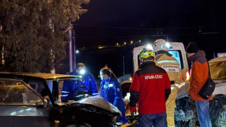 На трассе «Алушта — Ялта» столкнулись две легковушки