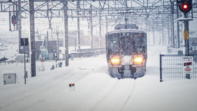 ФПК вернет пассажирам деньги за билеты на отмененные из-за шторма поезда