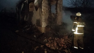 В селе под Симферополей сгорел частный дом