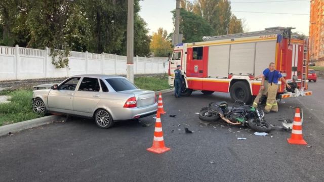 В Симферополе легковушка сбила мотоциклиста