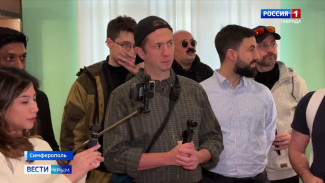 В Симферополе встретили делегацию иностранных журналистов